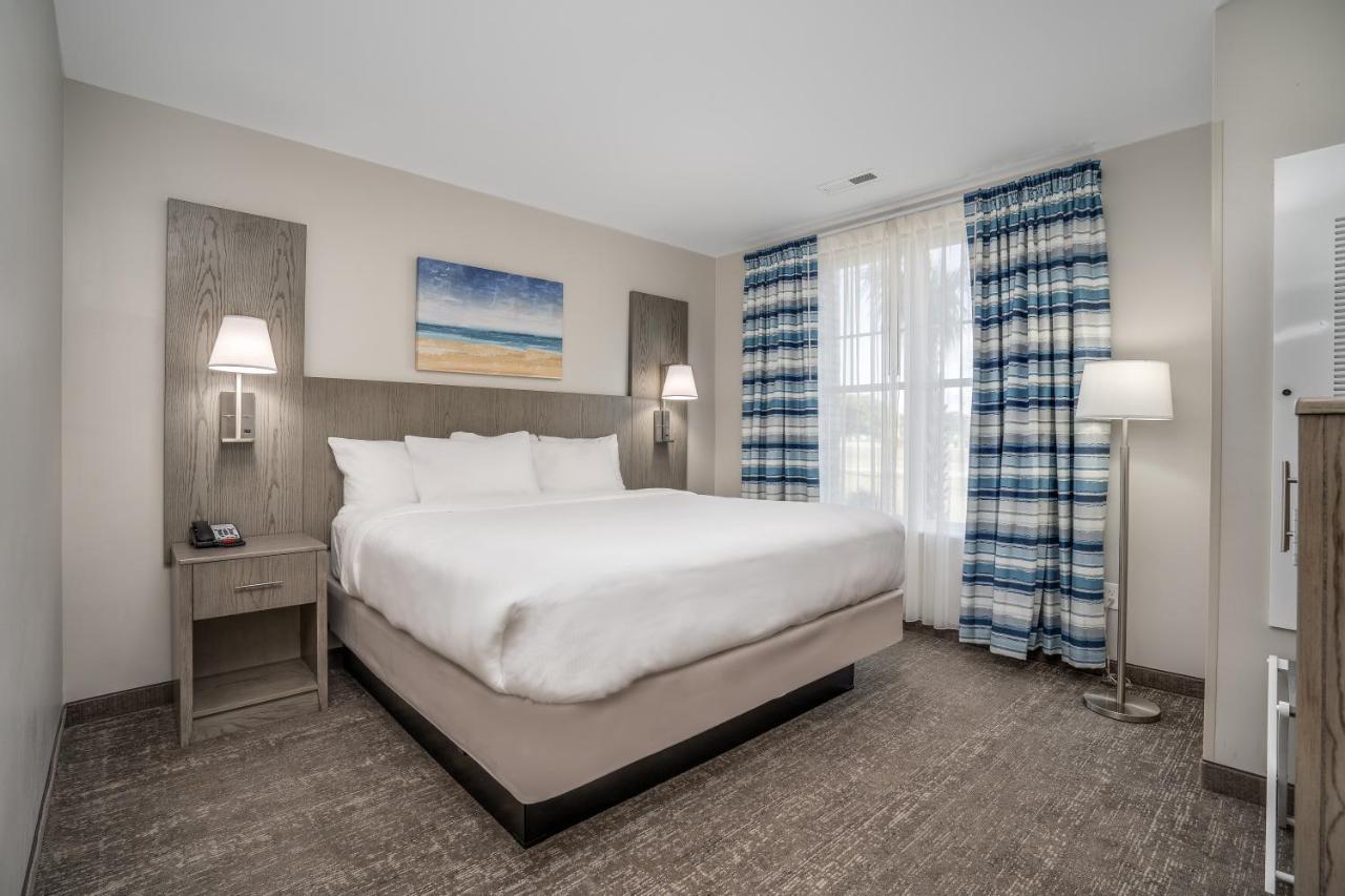 Lighthouse Suites - Best Western Signature Collection Emerald Isle Exterior photo