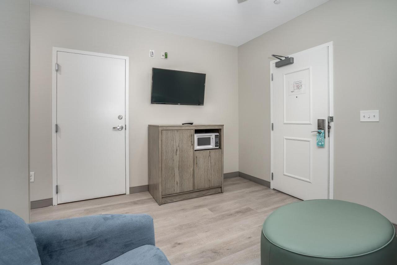 Lighthouse Suites - Best Western Signature Collection Emerald Isle Exterior photo